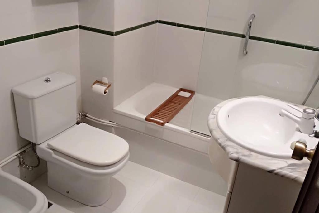 Vivienda 3 Dormitorios Zona Balaidos-Pza. America Vigo Eksteriør bilde